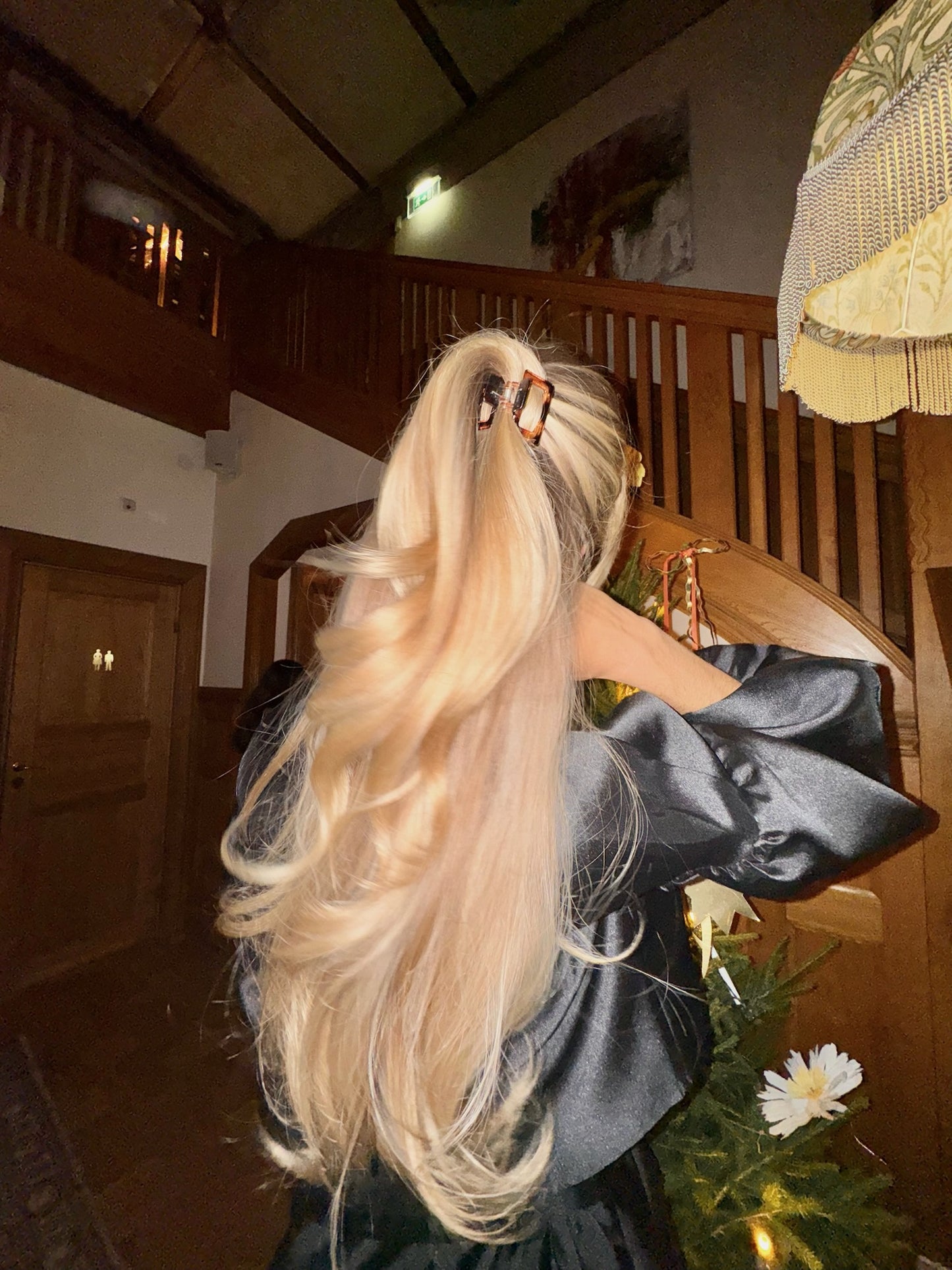 Blowout Babe - Heatless curls
